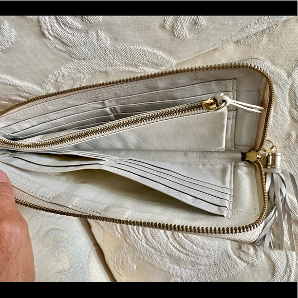 Danier cream leather wristlet • - Picture 3 of 4